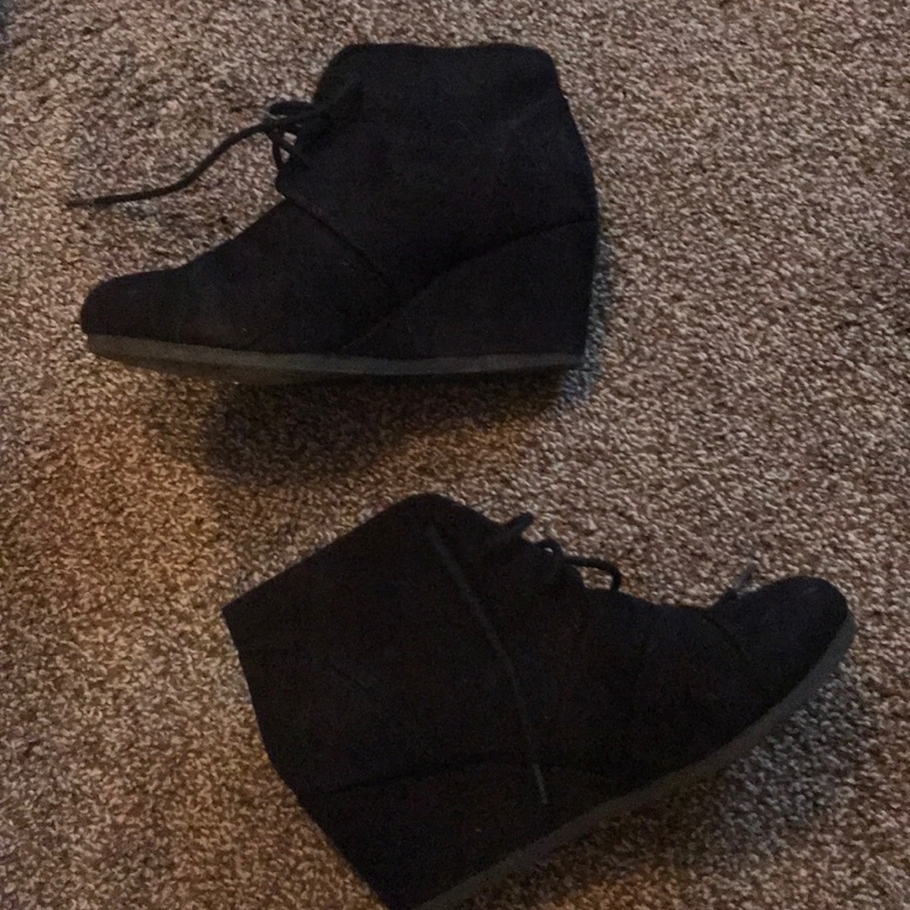 Black wedge bootie